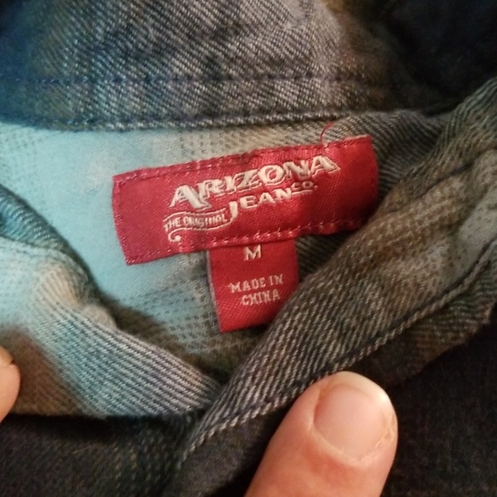 **Sold**rizona Jean's co flannels - Picture 2 of 3